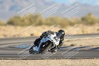 media/Dec-07-2025-CVMA (Sun) [[3e7d2de5dc]]/Race 18-Formula Twins-Formula 40 UL/